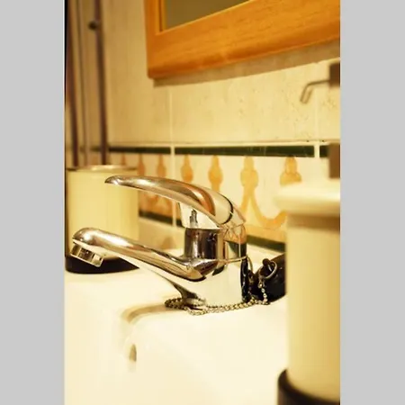 El Pisito De Rodrigo Ii *